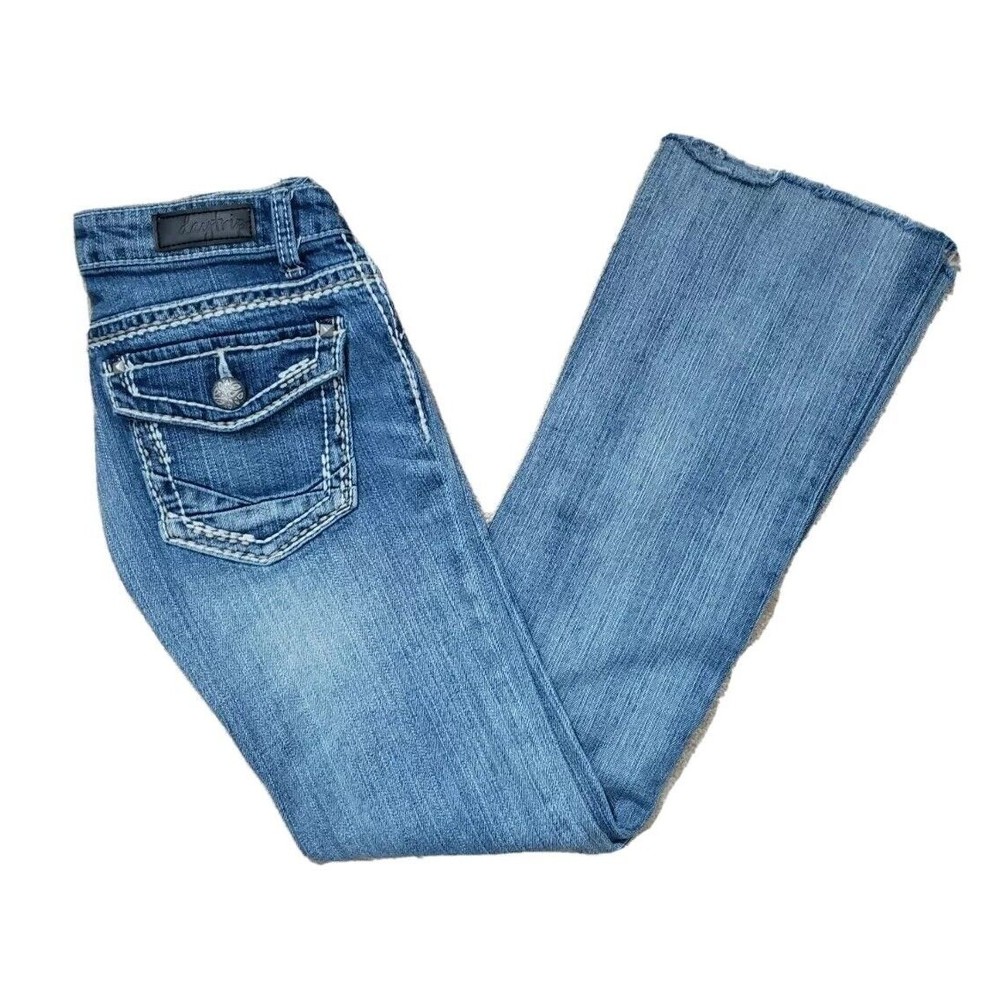 Daytrip Leo Bootcut Size 24 Light Wash Low Rise Raw Hem Women Denim Blue Jean